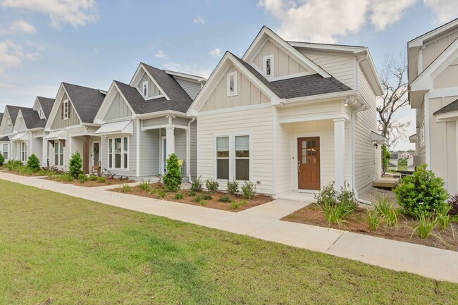 Building Photo - Beautiful New Construction 3/2.5 Home, Loc...