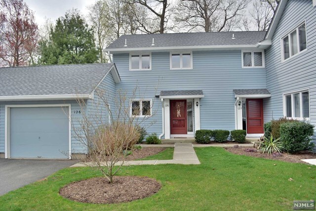 Primary Photo - 126 Vreeland Ct