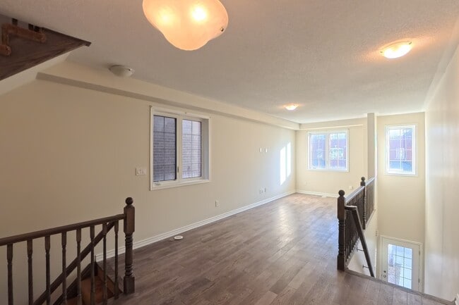 Photo du bâtiment - 72 Jolly Way