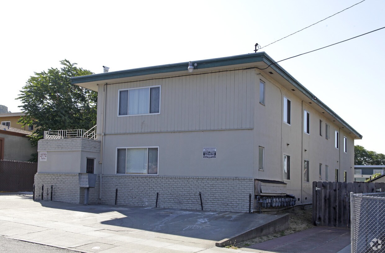 Foto del edificio - 2772 Parker Ave