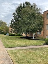 Building Photo - 8 E Erie Ave