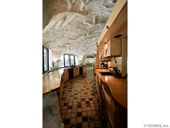 Building Photo - 142 Park Rd