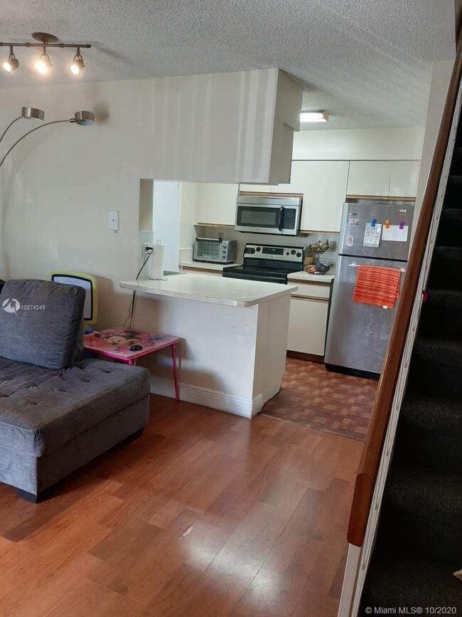 Foto del edificio - 17335 NW 67th Pl