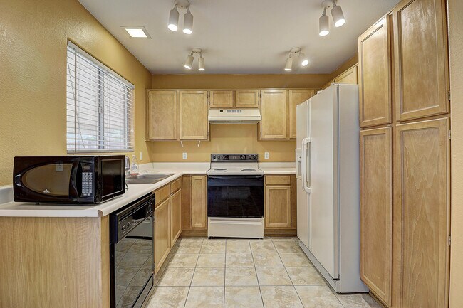 Building Photo - 2805 W Muriel Dr
