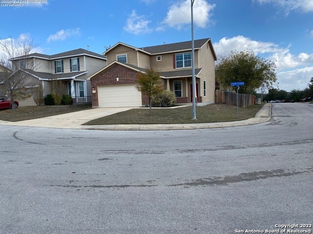 Building Photo - 3551 York Crest