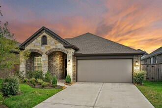Building Photo - 187 Buckeye Dr