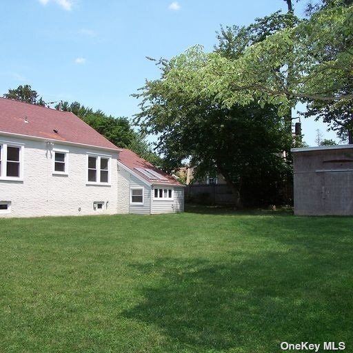 Building Photo - 172 4th Ave