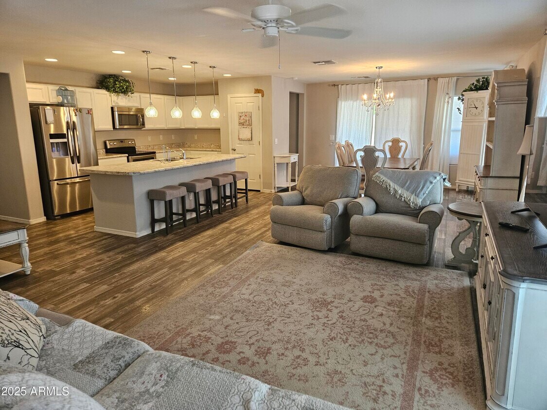 Foto principal - 40872 W Portis Dr