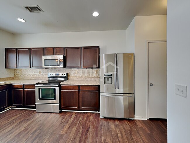 Foto del edificio - 4430 Kiddle Ln