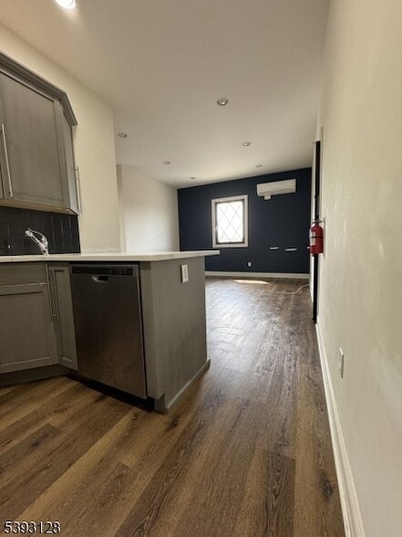 Building Photo - 183 Garibaldi Ave