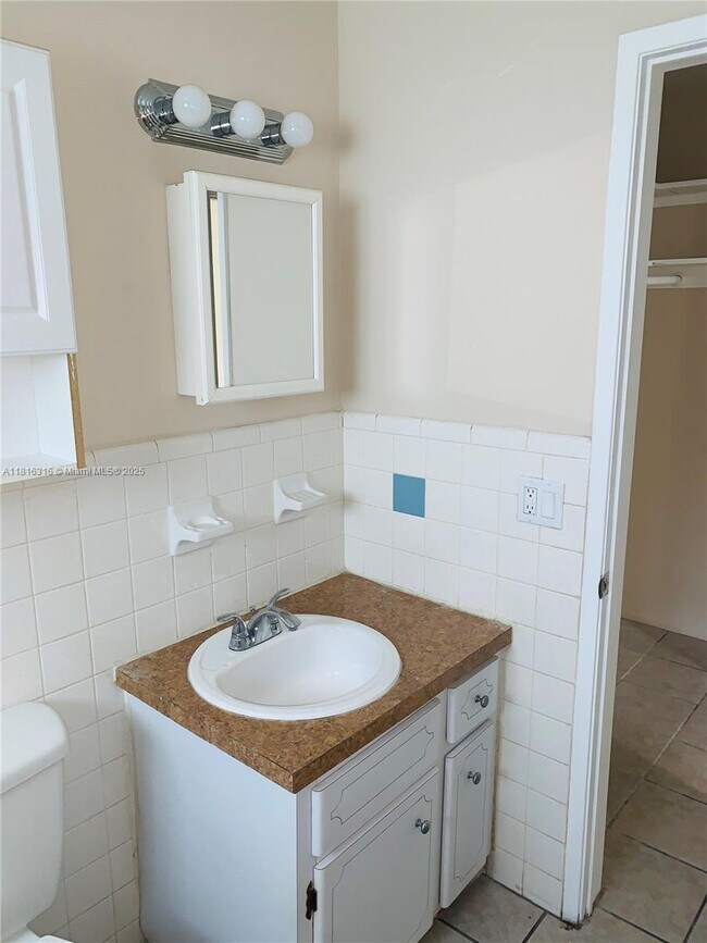 Foto del edificio - 3049 NW 9th Ave
