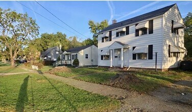 1028 Clearview St NW