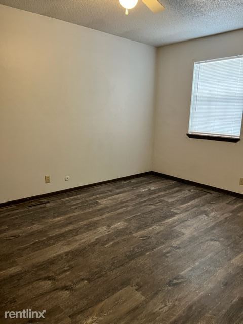 Building Photo - 2 br, 1.5 bath House - 2929 E Zora St