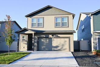 Building Photo - 20628 E Mdw Spg Lp