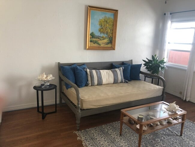 Building Photo - 2180 Foster Ave