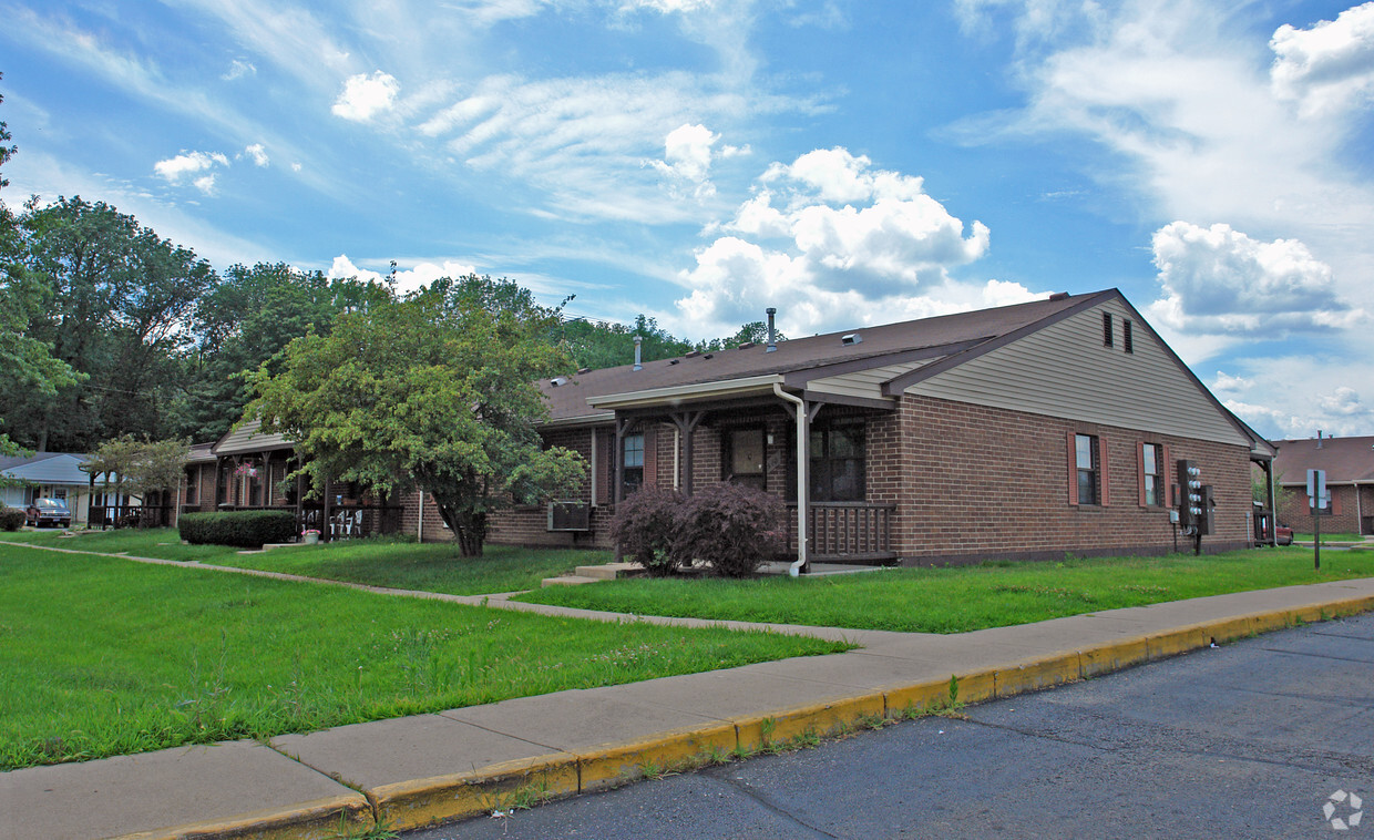 Foto del edificio - Greenwood Village Apartments