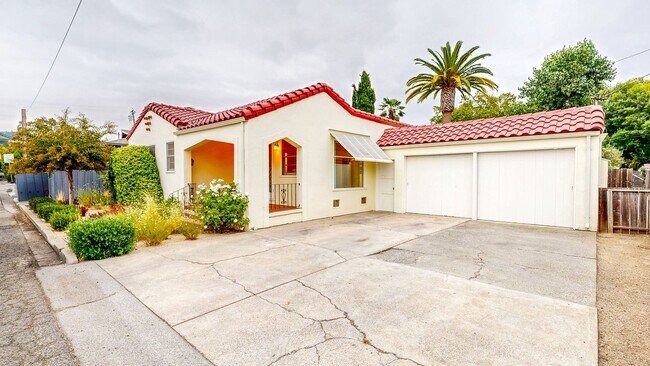 Building Photo - PURE Property Management -  Charming 2BR/1...