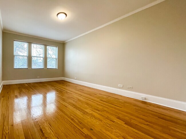 Living Room - 5208 W Montana St