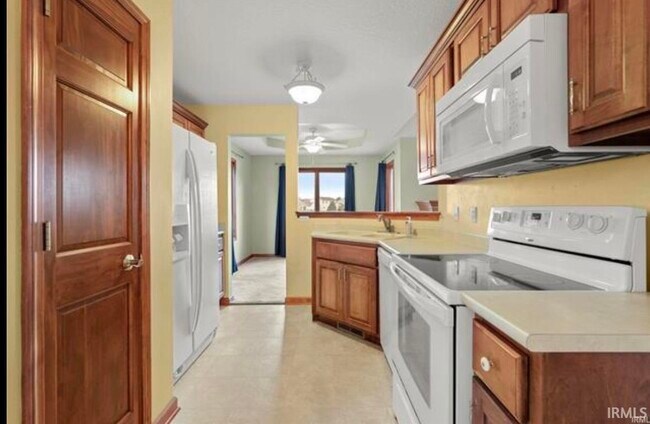 Building Photo - 9531 Greyhawk Dr
