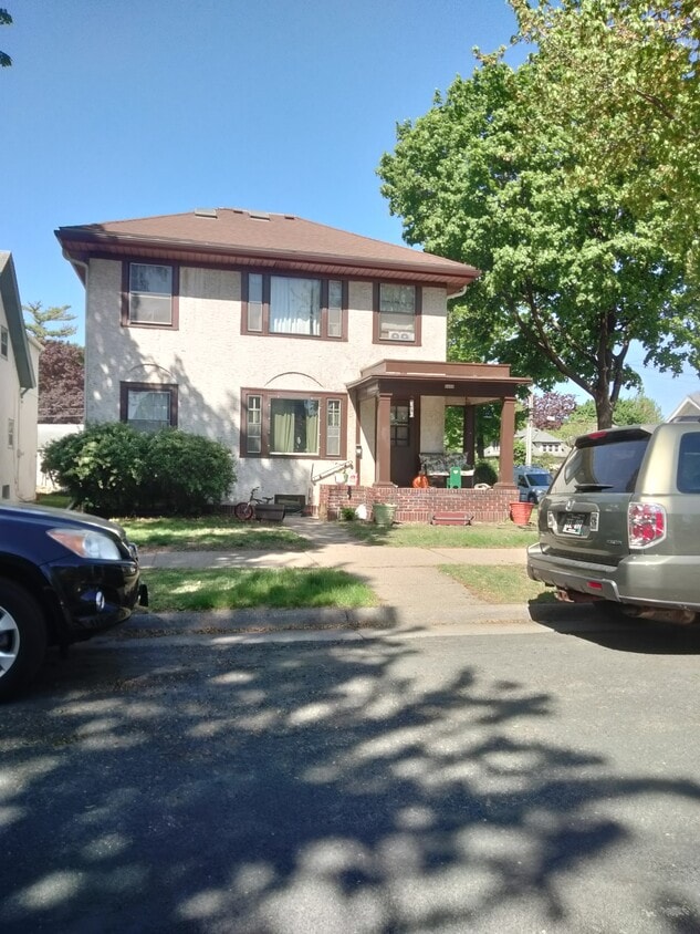 Primary Photo - 3400 Fremont Ave S