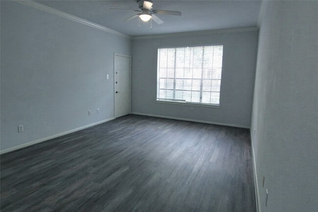 Foto del edificio - 2255 Braeswood Park Dr
