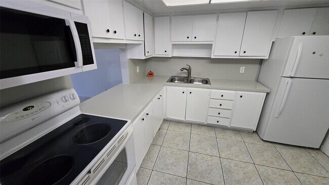 Foto del edificio - 16800 NE 15th Ave