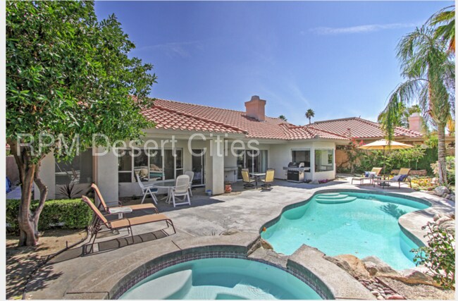 Building Photo - 3 Bedroom Pool Home in Whitehawk