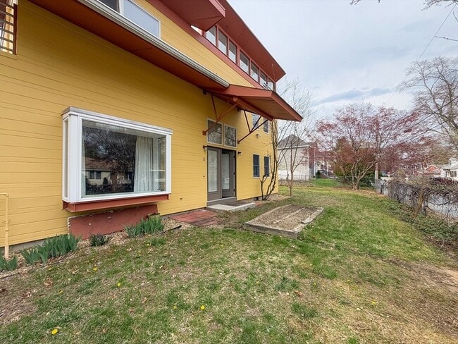 Building Photo - 5 Avondale Ave