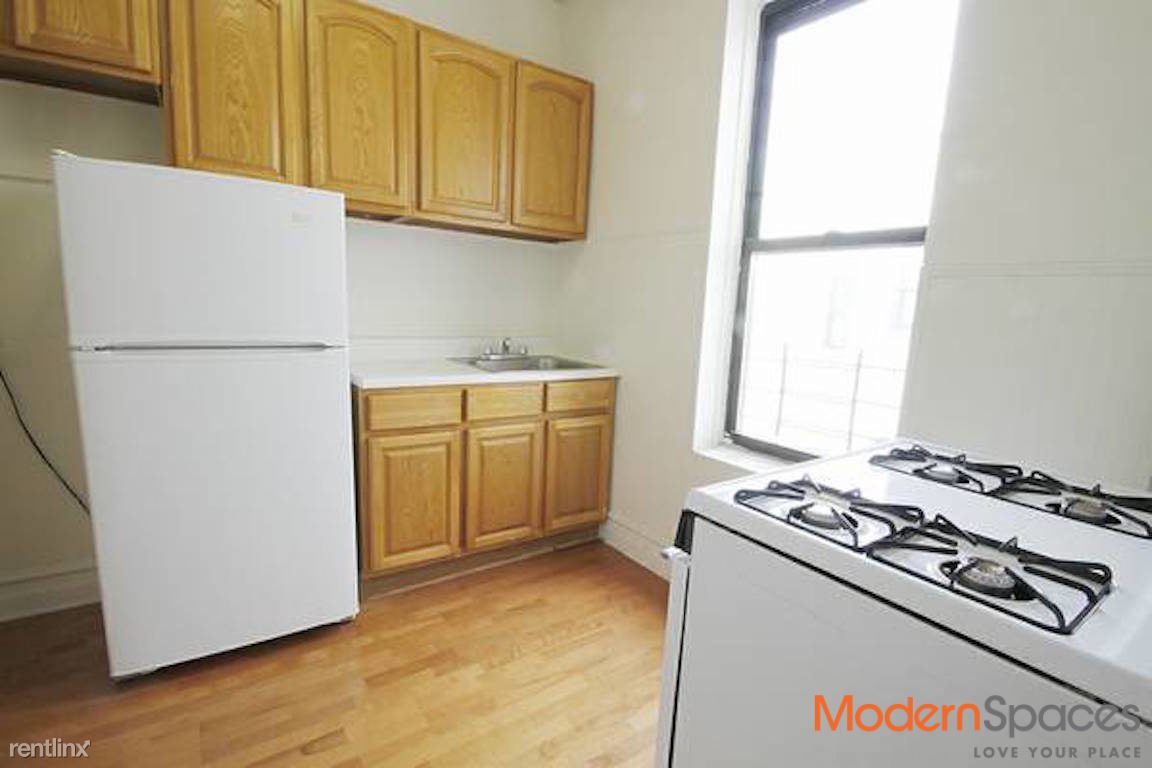 Primary Photo - 3124 32nd St