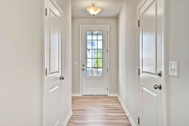Foto del edificio - 160 Wood Orchid Ln