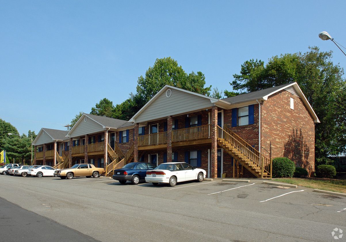 Primary Photo - West Meadows Apartments