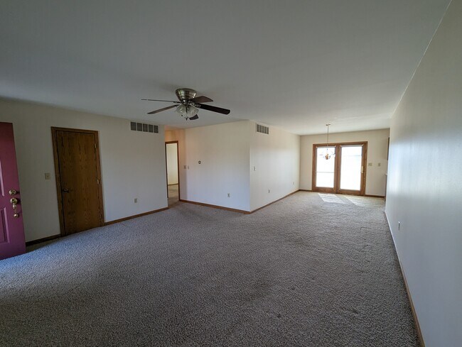 Building Photo - 500 Wildwood Dr