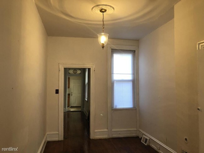 Building Photo - 4 br, 1 bath Townhome - 1518 E Berks St