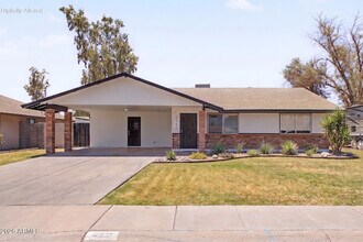 Building Photo - 1432 S Oracle