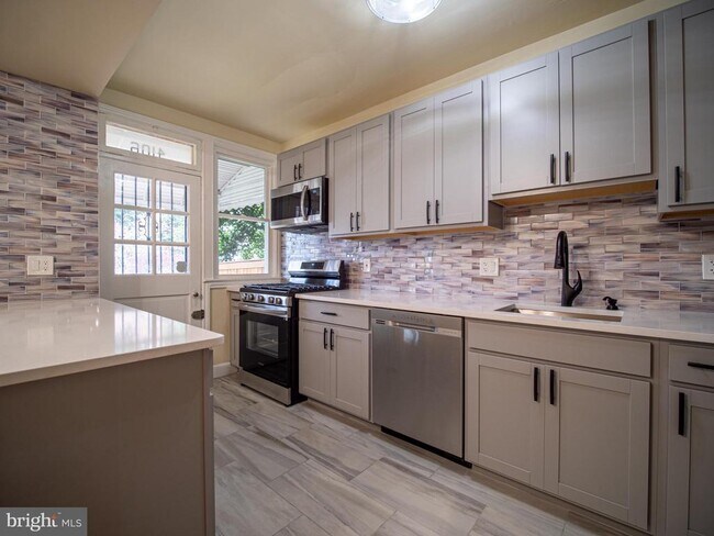 Foto del edificio - 4106 10th St NE