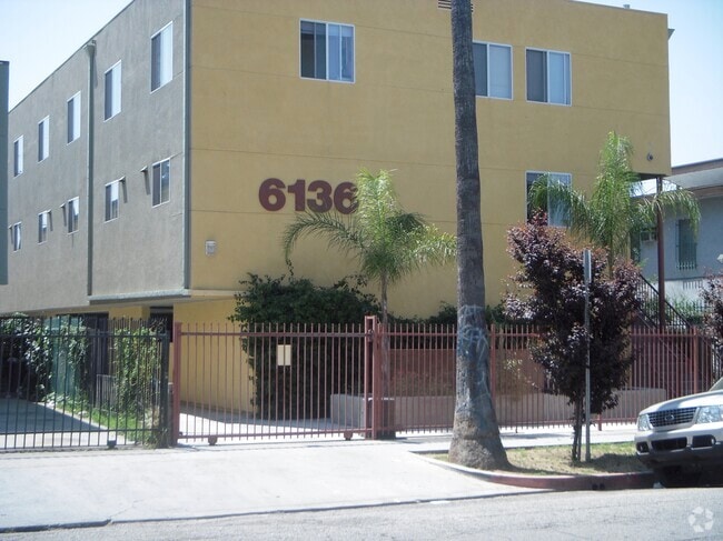 Building Photo - 6136 Eleanor Ave