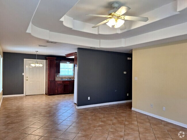Building Photo - 2118 Aruba Dr