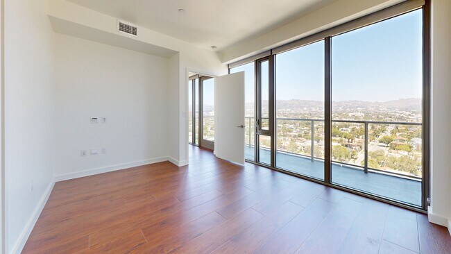 Interior Photo - Vision on Wilshire