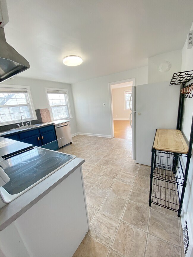 kitchen - 55 Bungalow Ave