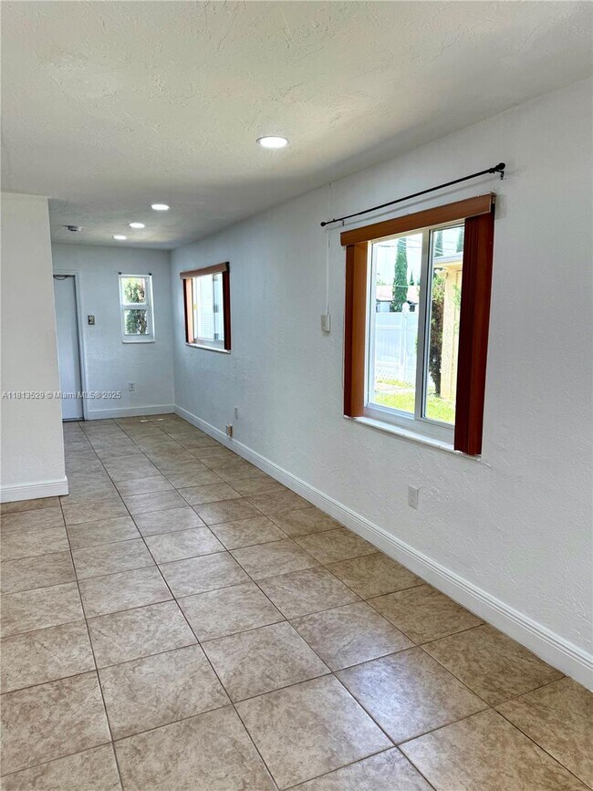 Foto del edificio - 3117 Carter St