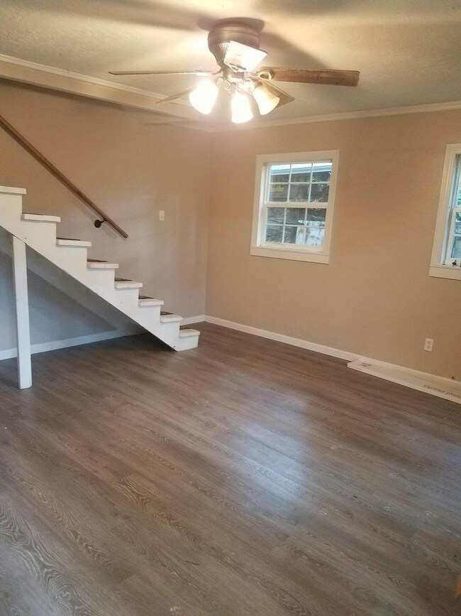 Foto del edificio - 308 Searcy Mountain Rd