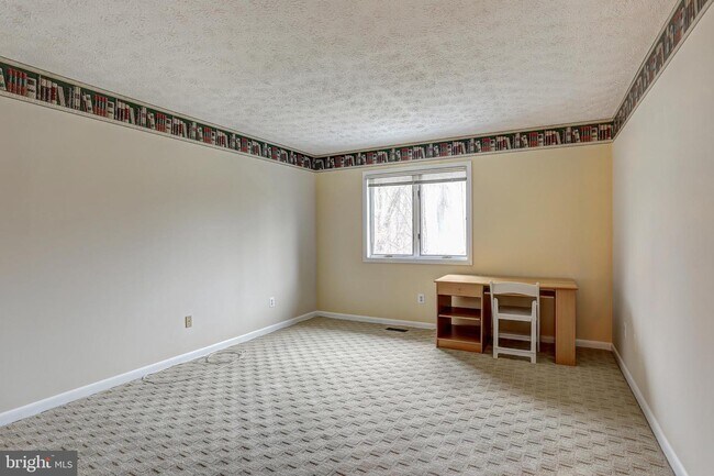 Foto del edificio - 5 Honey Spring Ct