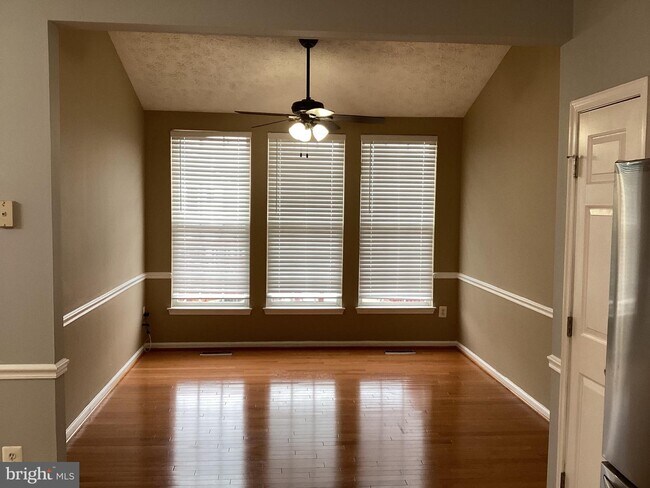 Building Photo - 4529 Golden Meadow Dr