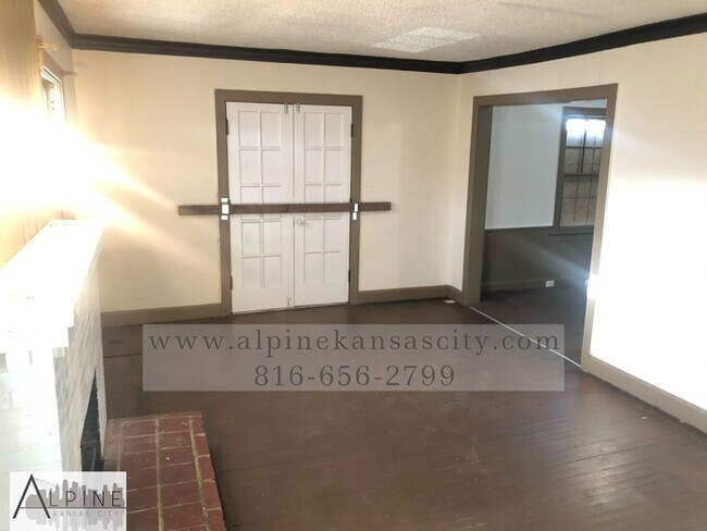 Building Photo - 3-4 Bedroom Midtown Home