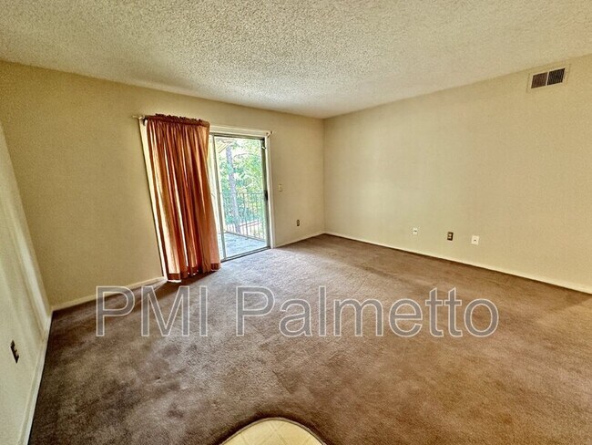 Foto del edificio - 1208 Bush River Rd