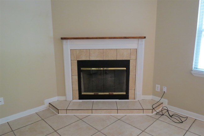 Foto del edificio - 1487 Live Oak Dr