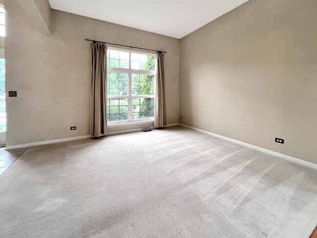 Foto del edificio - 416 Farnsworth Cir