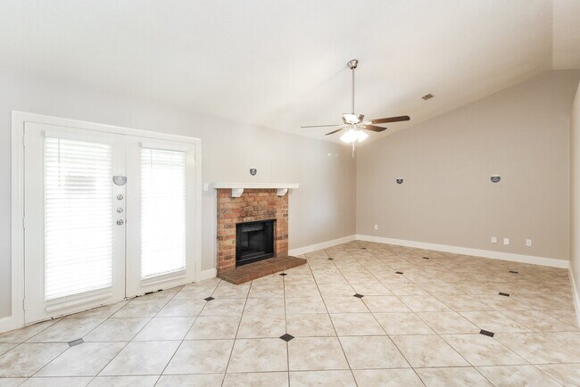 Building Photo - 7013 Silver Sage Dr