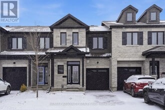 Building Photo - 741 Namur St