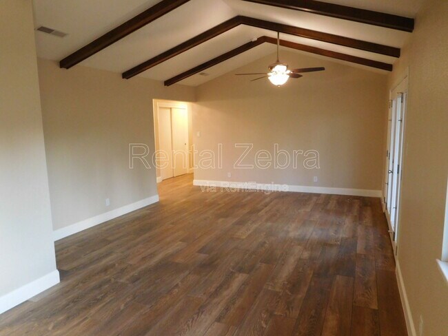 Foto del edificio - 2877 El Camino Real